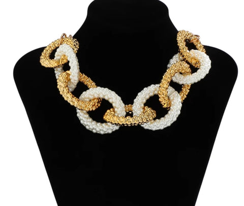 pearl chunky necklace